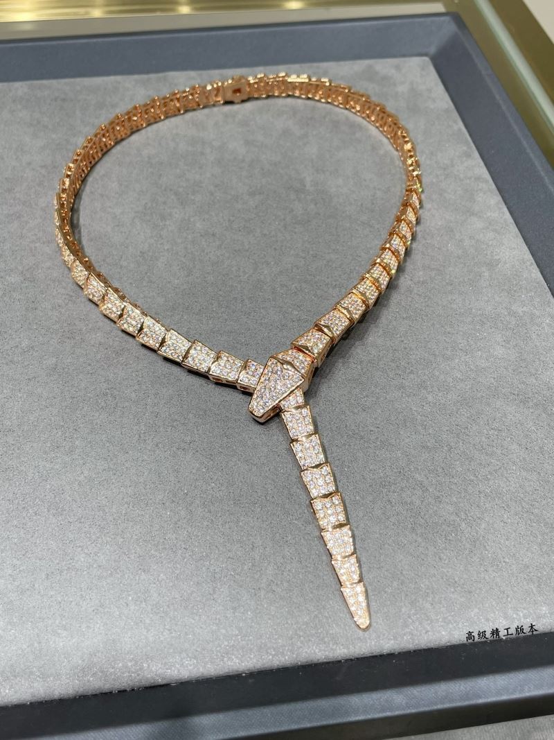 Bv1g*ai necklaces